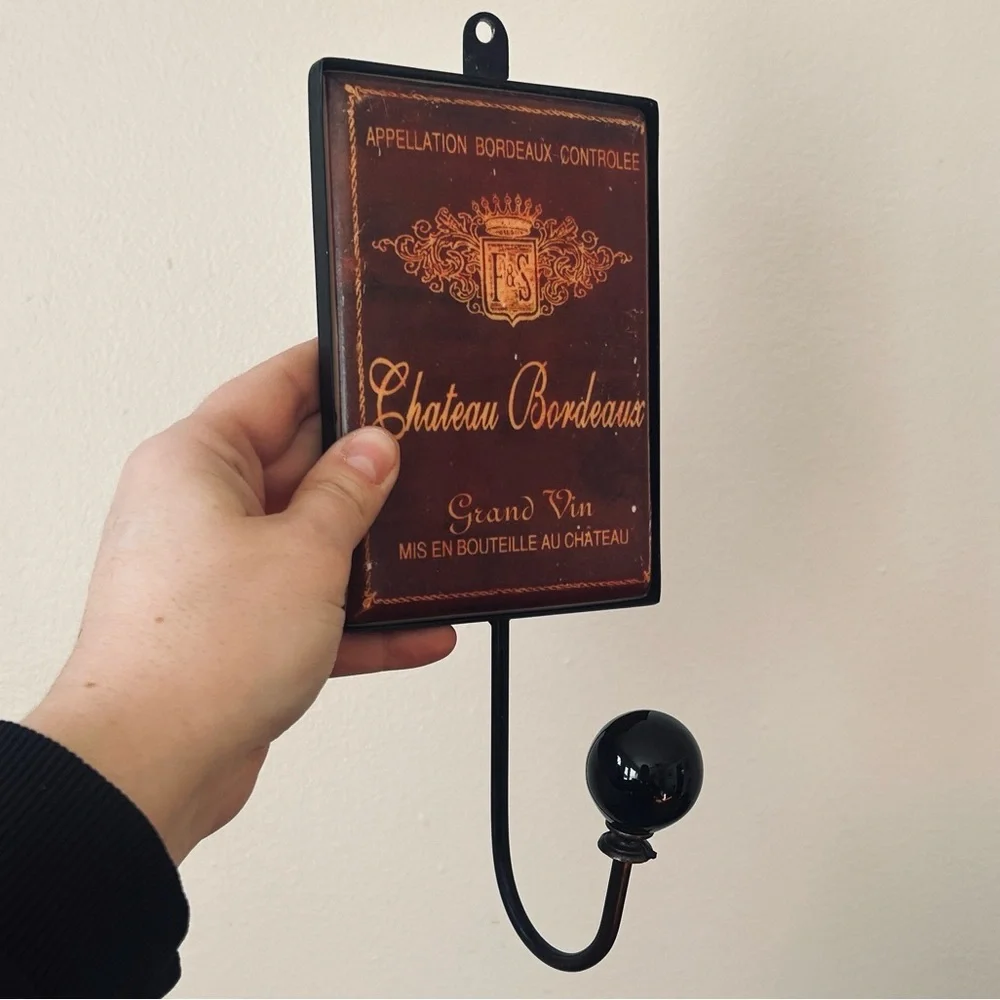 🆕⚫️Chateau Bordeaux Ball Wall Hook